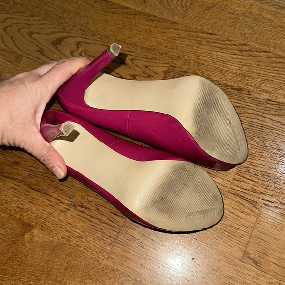 Gently used pink peep toe heels- Guess - Picture 6 of 8
